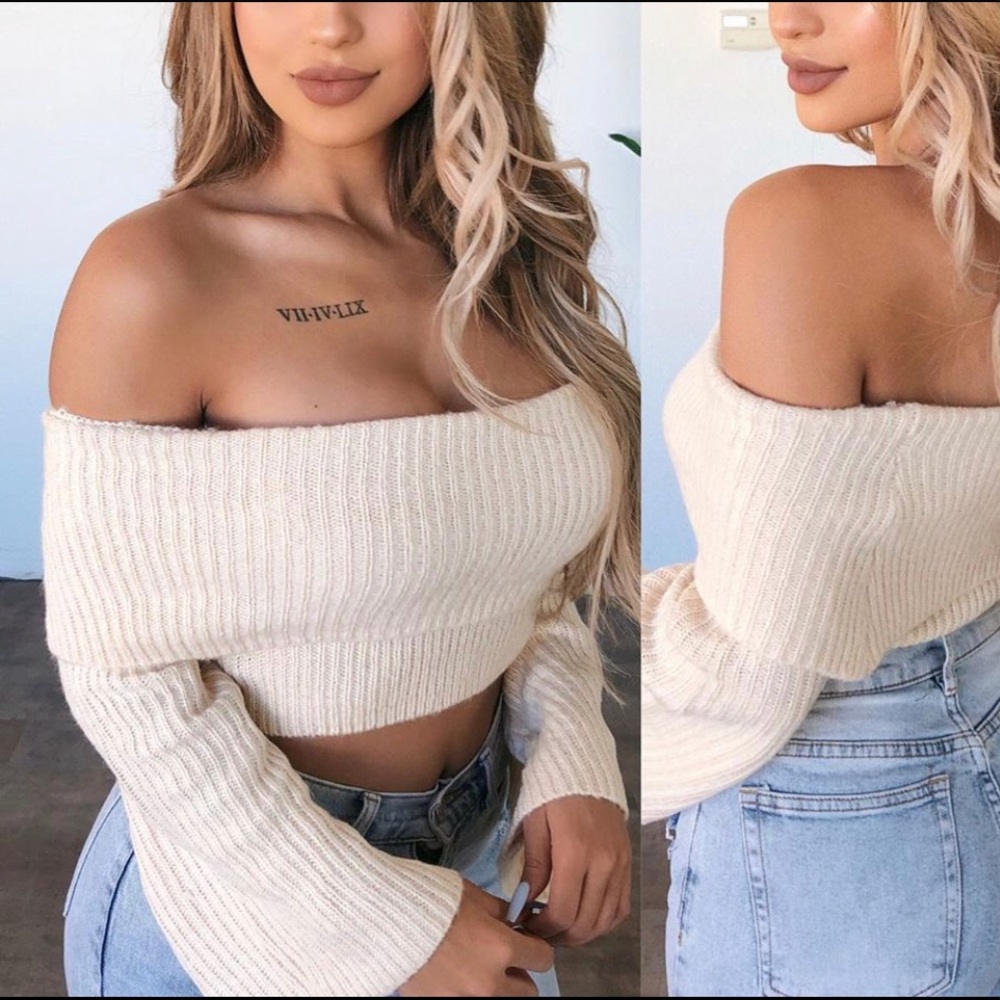 Off the Shoulder Crop Top